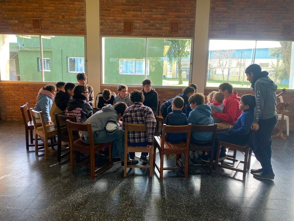 Ronda de estudiantes de 1er y 2do año en la primera reunión de padres del 2026